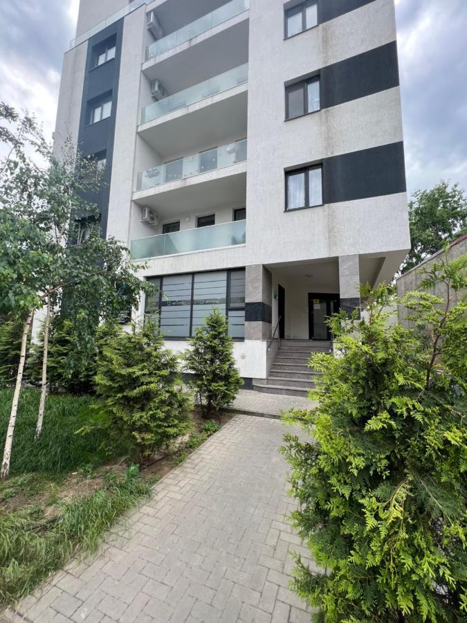 Downtown Hidden Garden With Jacuzzi In Bucharest Apartment Exterior foto