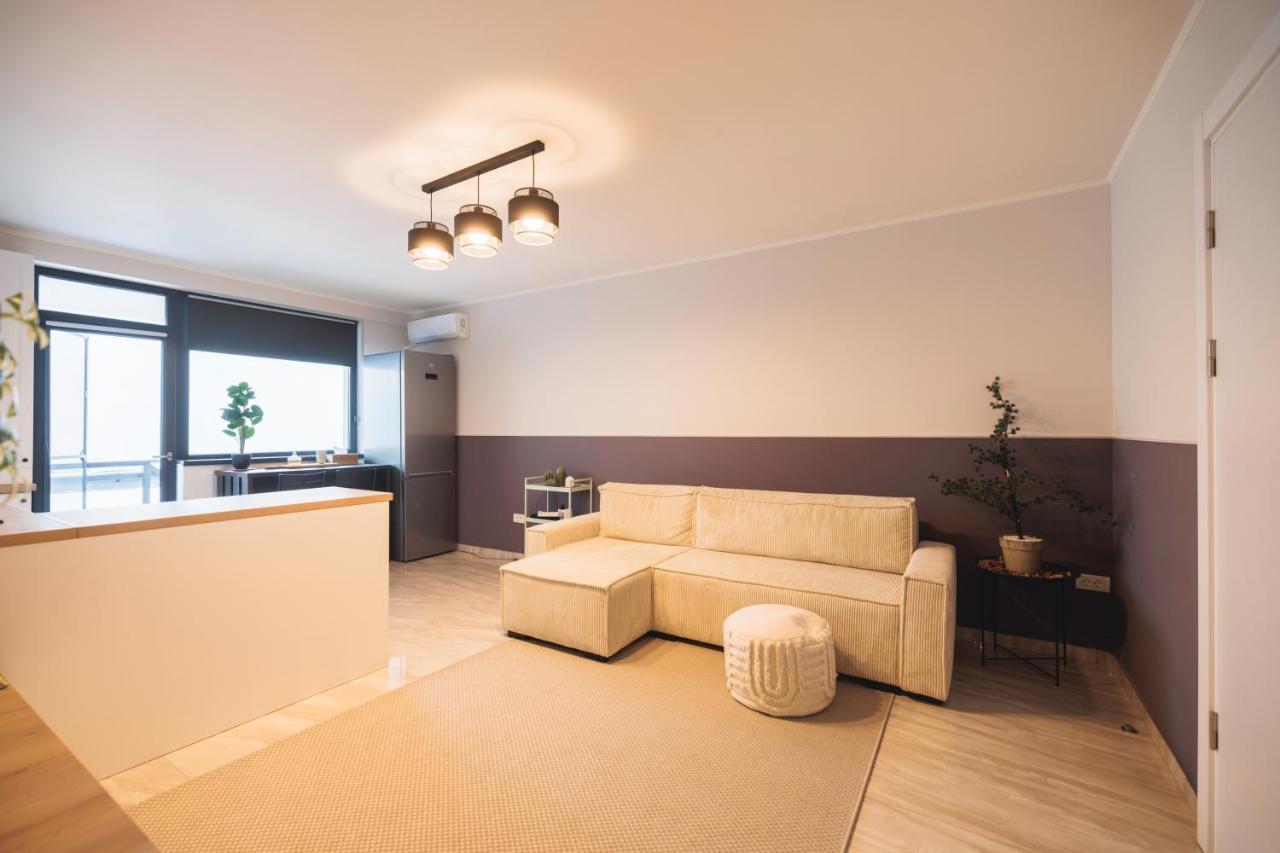 Downtown Hidden Garden With Jacuzzi In Bucharest Apartment Exterior foto