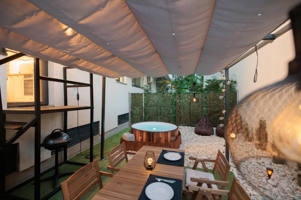 Downtown Hidden Garden With Jacuzzi In Bucharest Apartment Exterior foto