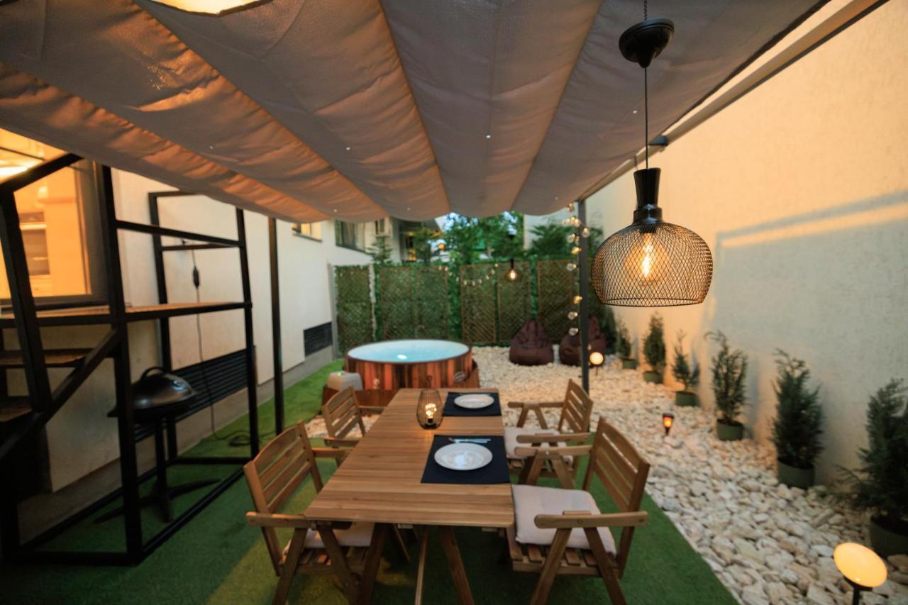 Downtown Hidden Garden With Jacuzzi In Bucharest Apartment Exterior foto